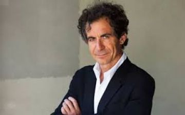 Photo de l’auteur : <h3>L’auteur</h3> <p>Professeur à l'École centrale, docteur en philosophie des sciences, Étienne Klein a créé et dirige le Laboratoire de recherche sur les sciences de la matière au Commissariat à l'énergie atomique (CEA).</p>