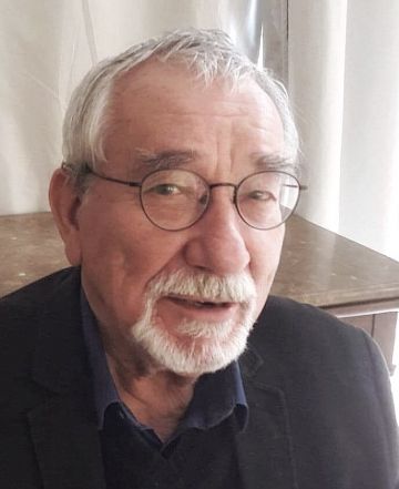 Photo de l’auteur : <h3>L’auteur</h3> <p>Michel Joli est docteur en médecine, diplômé de l'Ecole supérieure de guerre aérienne. Il a été directeur de cabinet de Haroun Tazieff, en charge de la prévention des risques majeurs. Il a quitté la fonction publique pour cofonder France-libertés, Fondation Danielle Mitterrand et s'engager dans des activités de formation et d'accompagnement d'acteurs de la solidarité internationale. Il est aujourd'hui administrateur de la Fédération Léo Lagrange et de la Fondation France-libertés.</p>